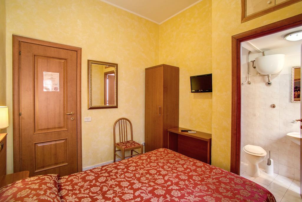 Monti Guest House - Affittacamere Rome Buitenkant foto