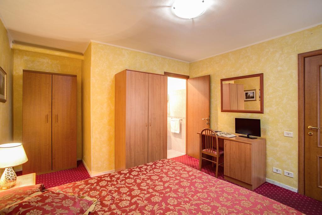 Monti Guest House - Affittacamere Rome Kamer foto