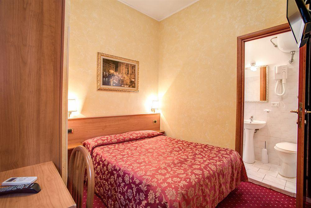 Monti Guest House - Affittacamere Rome Buitenkant foto